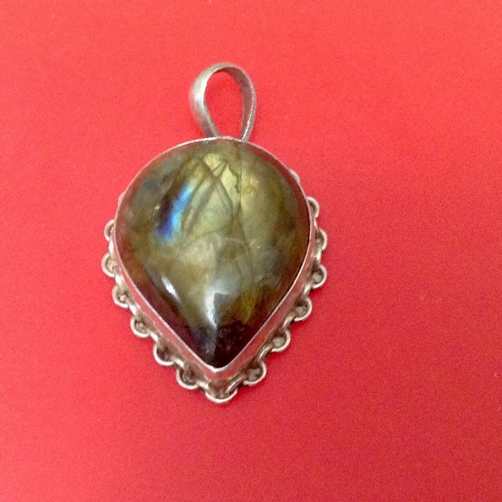 Labradorite pendent silver
